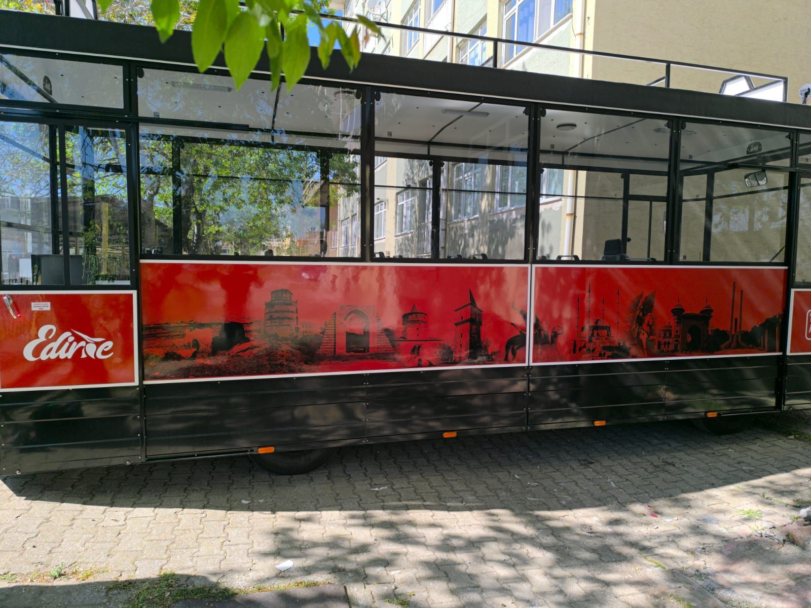 Nostaljik Tramvay - Yan Görünüm